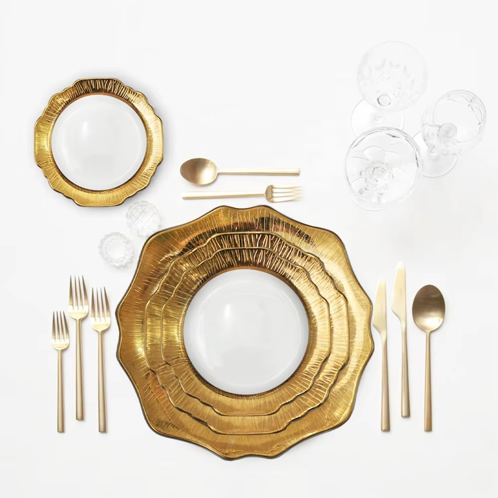 Stilvolles und gemütliches Interieur des Restaurants Epqusinaglo